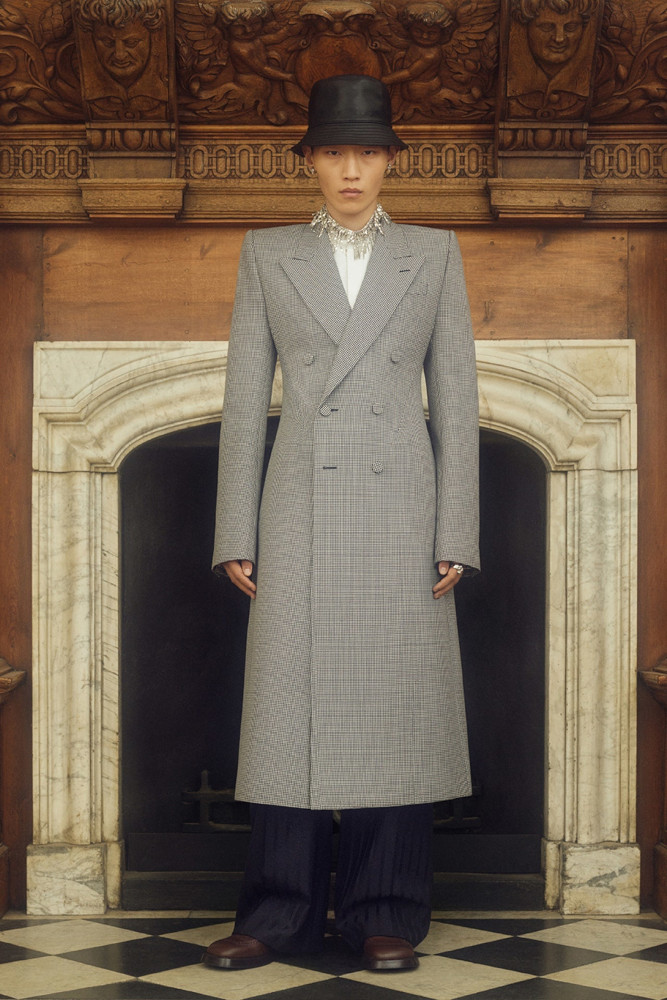 Alexander Mcqueen Ресорт 2025