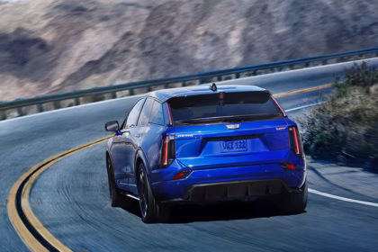 Cadillac Optiq V 2026 Електрични луксуз са 519 км испод хаубе
