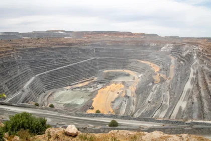 Сечење експлоатације дијаманата у Дебсвани