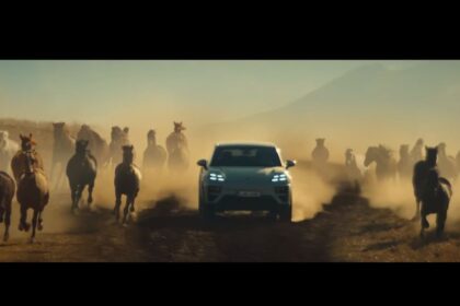 ,дуа Липа у Porsche Macan Electric