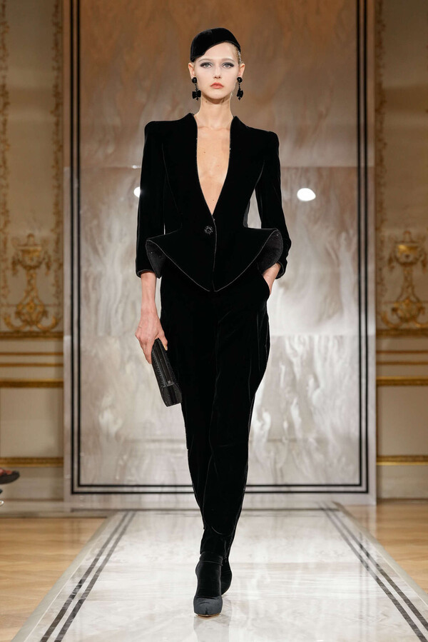 Џорџо Армани није жив1