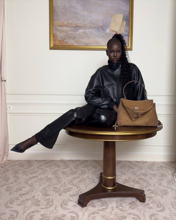 Кампања Balenciaga са Клаудијом Шифер5