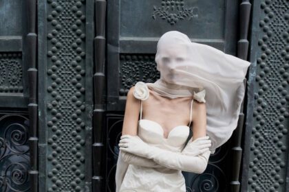 Магда Бутрим на Paris Fashion Week