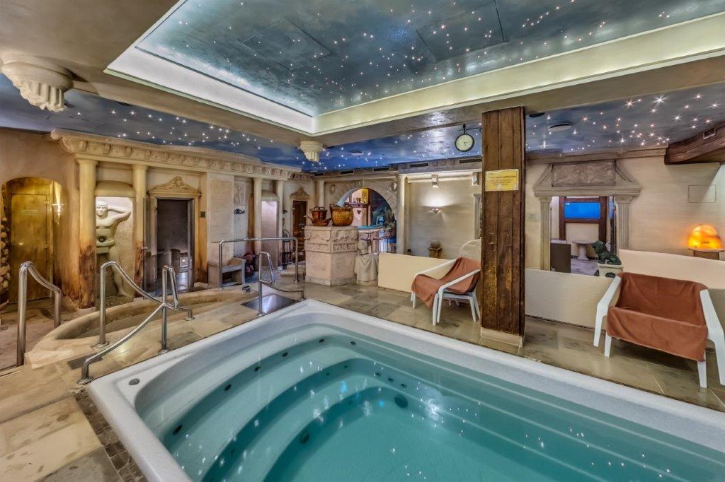 Manor House Spa Базен Swim Римске купатила