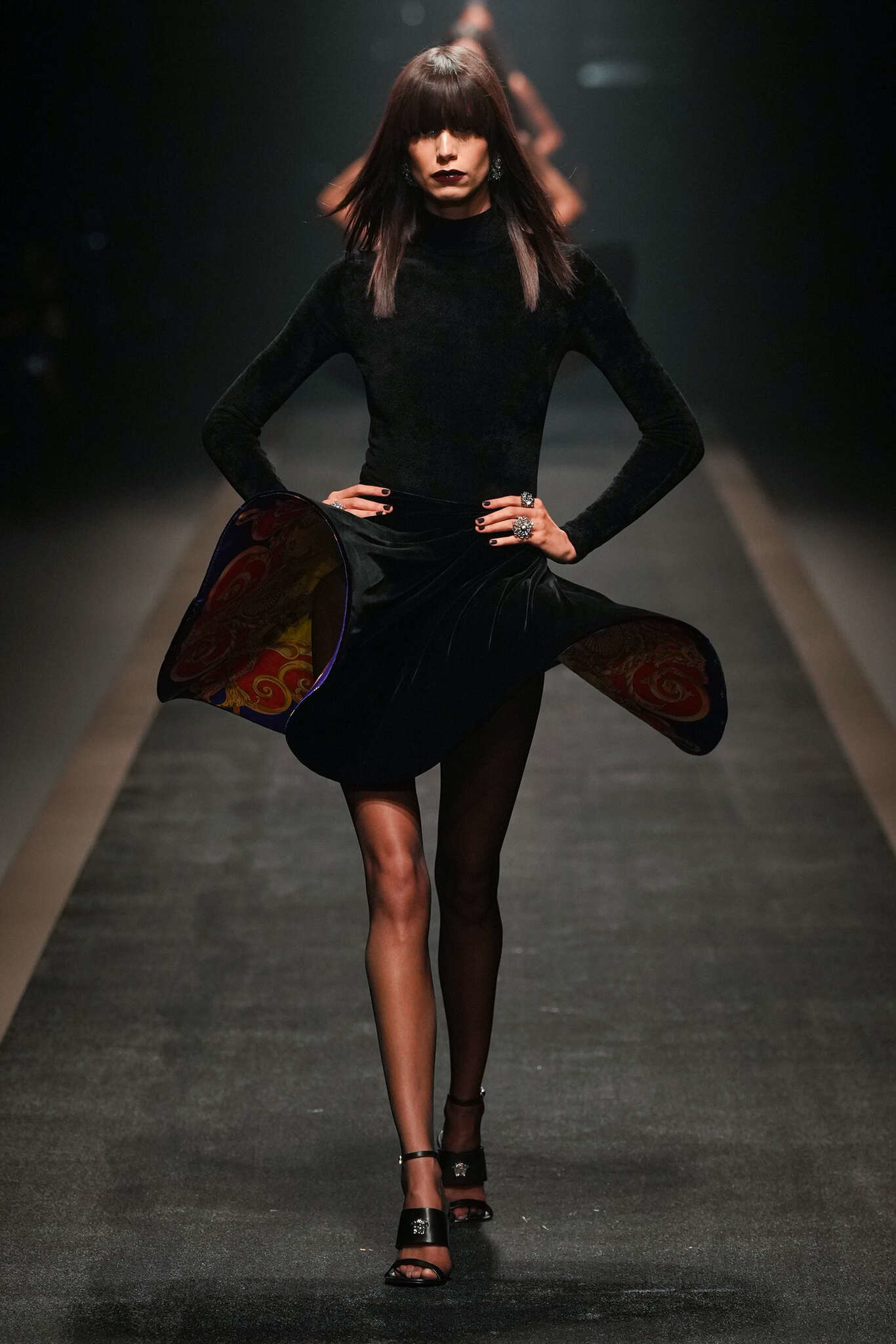 Најновија ревија Versace5