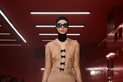 Најновија ревија Valentino Играње са интимношћу