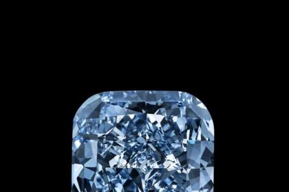 Плави дијамант на аукцији у Женеви4