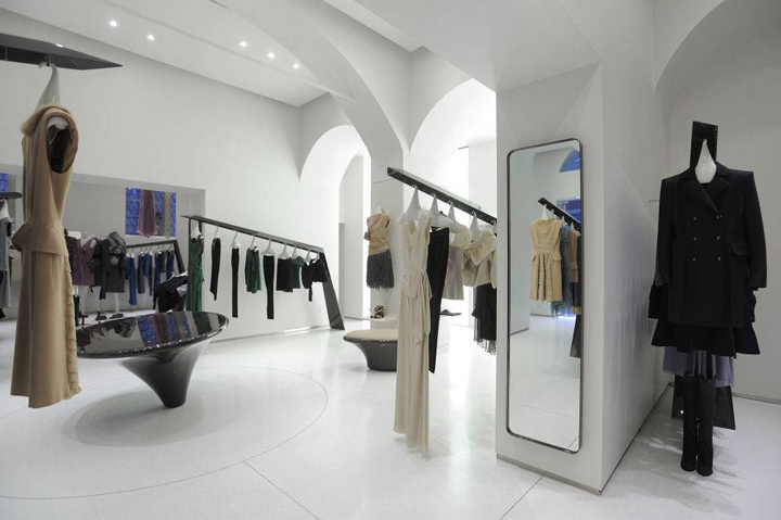 Седиште Alberta Ferretti1