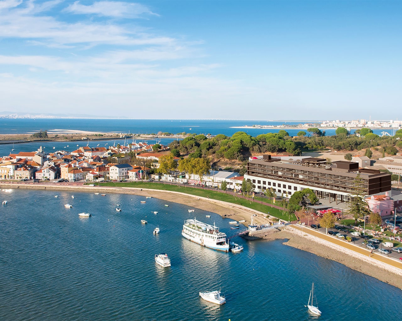 Upon Bay Mundet Локација Ма Лисабон Сеикал Мин