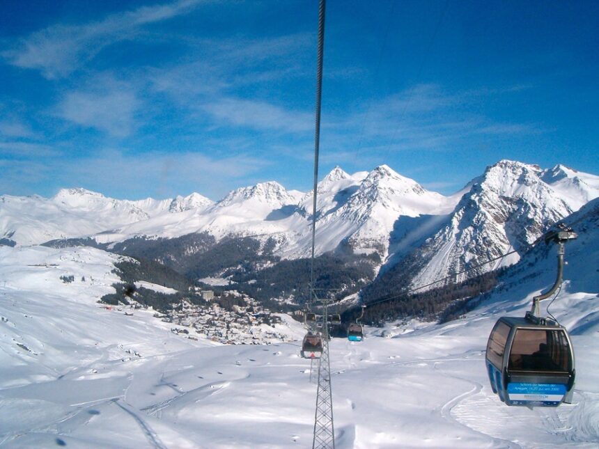 Lenzerheide Alpski Kurort Za Skijasha Tokom Tsele Godine