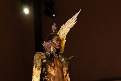 Schiaparelli Пролеће 2026 Агонија и Екстаза Висока мода Као жива уметност