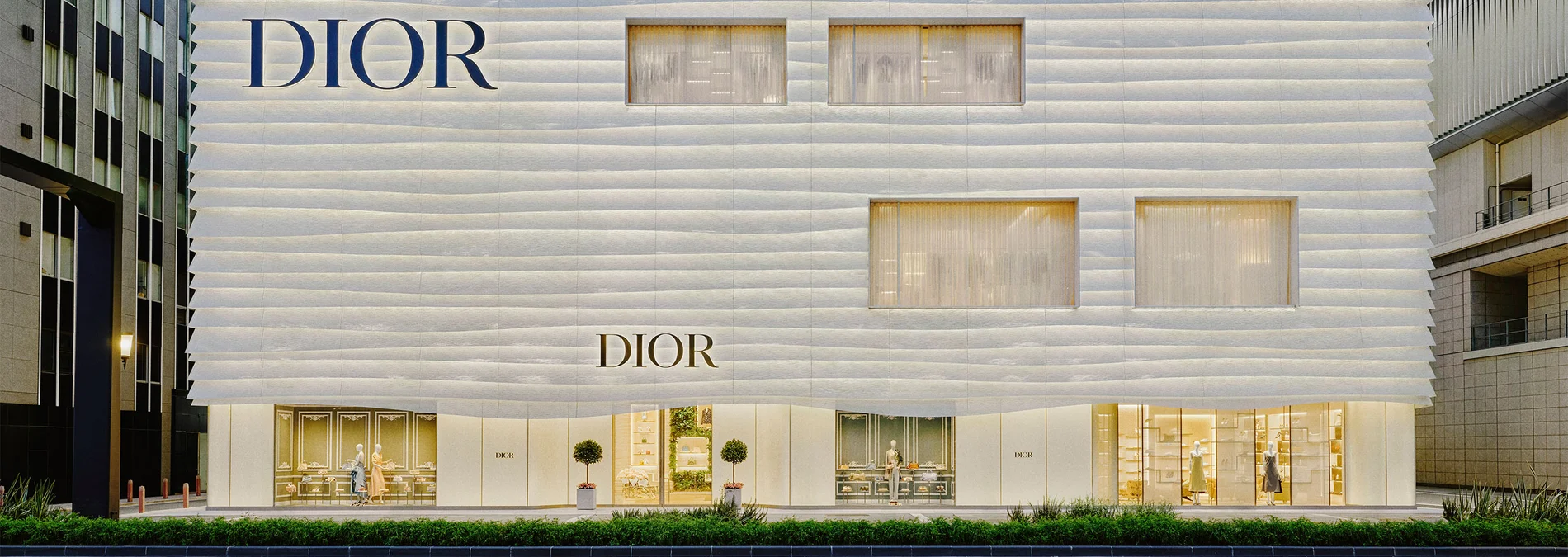 Dior W Осаце